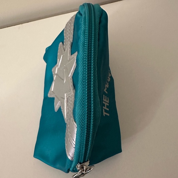 Thrive Marvel Causmetics Pouch-NWOT - Picture 6 of 10